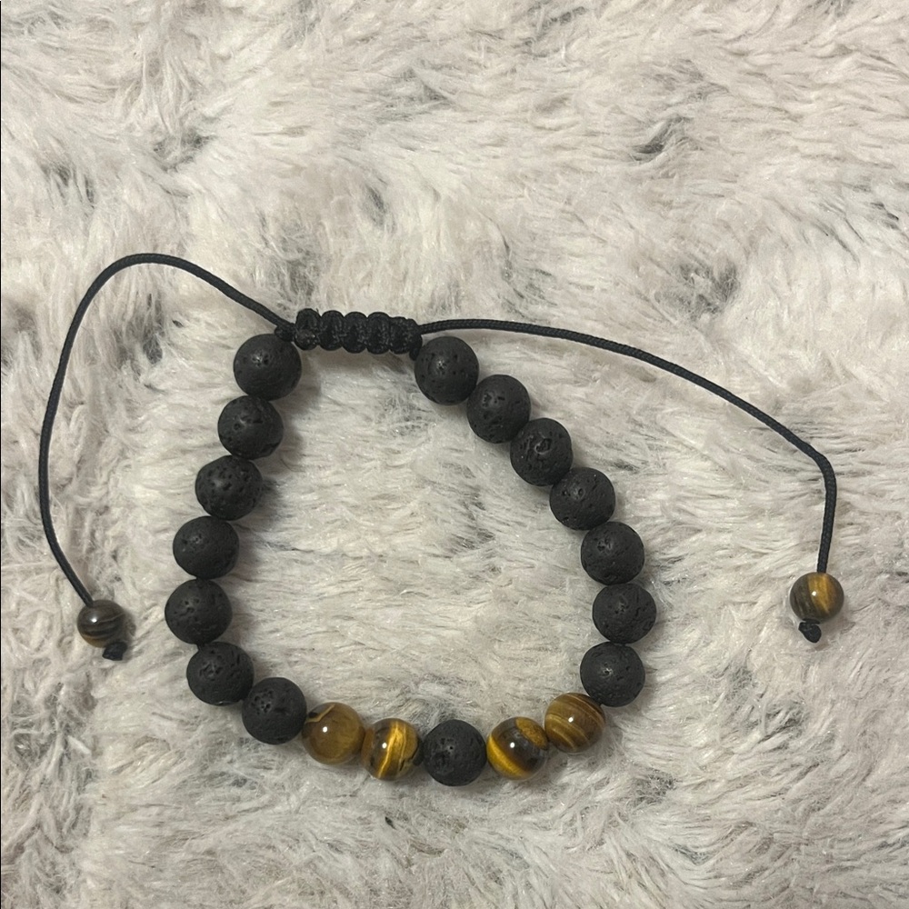 Amazon Black and Gold Beaded Bracelet